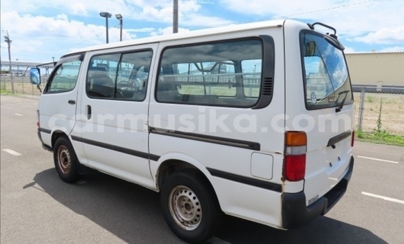 Acheter Occasion Voiture Toyota Hiace Blanc à Beitbridge, Matabeleland South Acheter Occasion Voiture Toyota Hiace Blanc à Beitbridge, Matabeleland South