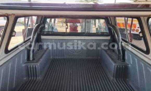 Acheter Occasion Voiture Toyota Hilux Rouge à Beitbridge, Matabeleland South Acheter Occasion Voiture Toyota Hilux Rouge à Beitbridge, Matabeleland South