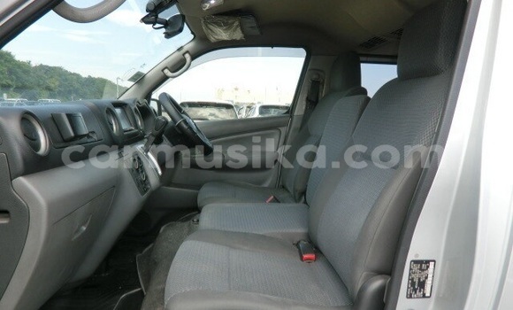 Acheter Occasion Voiture Nissan Nv350 Gris à Beitbridge, Matabeleland South Acheter Occasion Voiture Nissan Nv350 Gris à Beitbridge, Matabeleland South