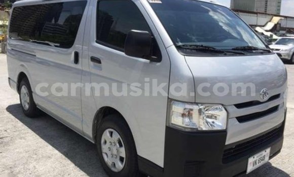 Buy Used Toyota Hiace Silver Car in Beitbridge in Matabeleland South