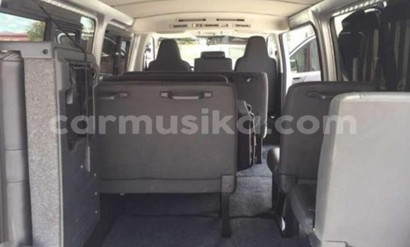 Acheter Occasion Voiture Toyota Hiace Gris à Beitbridge, Matabeleland South Acheter Occasion Voiture Toyota Hiace Gris à Beitbridge, Matabeleland South