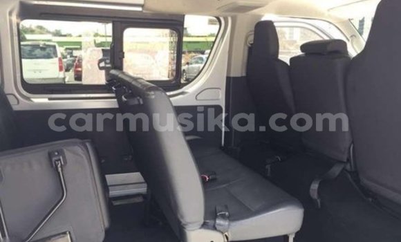 Acheter Occasion Voiture Toyota Hiace Gris à Beitbridge, Matabeleland South Acheter Occasion Voiture Toyota Hiace Gris à Beitbridge, Matabeleland South