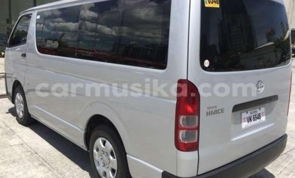Acheter Occasion Voiture Toyota Hiace Gris à Beitbridge, Matabeleland South Acheter Occasion Voiture Toyota Hiace Gris à Beitbridge, Matabeleland South