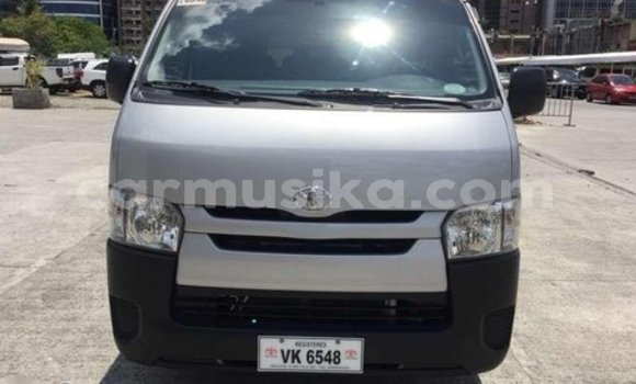 Acheter Occasion Voiture Toyota Hiace Gris à Beitbridge, Matabeleland South Acheter Occasion Voiture Toyota Hiace Gris à Beitbridge, Matabeleland South