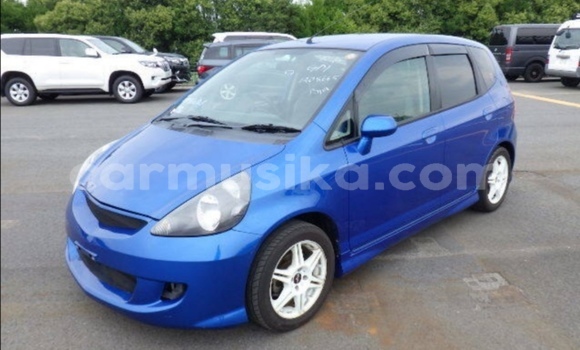 Nunua Ilio tumika Honda Fit Bluu Gari ndani ya Beitbridge nchini Matabeleland Kusini