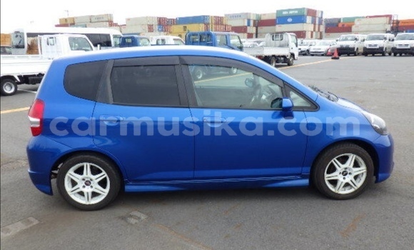 Nunua Ilio tumika Honda Fit Bluu Gari ndani ya Beitbridge nchini Matabeleland Kusini Nunua Ilio tumika Honda Fit Bluu Gari ndani ya Beitbridge nchini Matabeleland Kusini