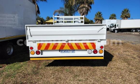 Buy Used Toyota Dyna White Truck in Beitbridge in Matabeleland South Buy Used Toyota Dyna White Truck in Beitbridge in Matabeleland South