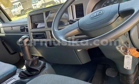 Buy Used Nissan UD White Truck in Beitbridge in Matabeleland South Buy Used Nissan UD White Truck in Beitbridge in Matabeleland South