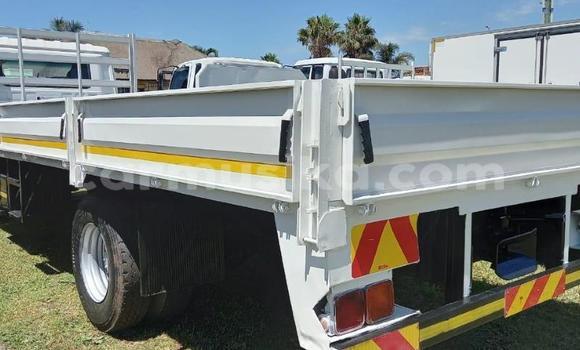 Buy Used Nissan UD White Truck in Beitbridge in Matabeleland South Buy Used Nissan UD White Truck in Beitbridge in Matabeleland South