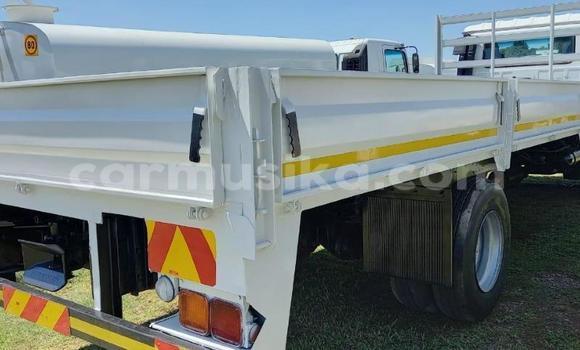 Buy Used Nissan UD White Truck in Beitbridge in Matabeleland South Buy Used Nissan UD White Truck in Beitbridge in Matabeleland South