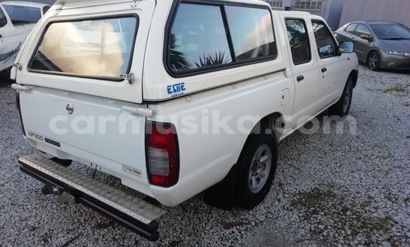 Acheter Occasion Voiture Nissan NP 300 Blanc à Beitbridge, Matabeleland South Acheter Occasion Voiture Nissan NP 300 Blanc à Beitbridge, Matabeleland South