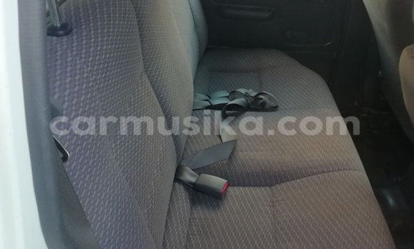 Acheter Occasion Voiture Nissan NP 300 Blanc à Beitbridge, Matabeleland South Acheter Occasion Voiture Nissan NP 300 Blanc à Beitbridge, Matabeleland South