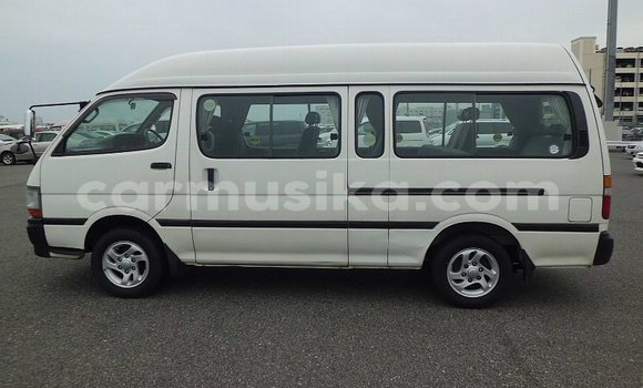 Acheter Occasion Voiture Toyota Hiace Blanc à Beitbridge, Matabeleland South Acheter Occasion Voiture Toyota Hiace Blanc à Beitbridge, Matabeleland South