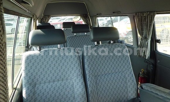 Acheter Occasion Voiture Toyota Hiace Blanc à Beitbridge, Matabeleland South Acheter Occasion Voiture Toyota Hiace Blanc à Beitbridge, Matabeleland South