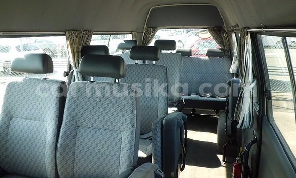 Acheter Occasion Voiture Toyota Hiace Blanc à Beitbridge, Matabeleland South Acheter Occasion Voiture Toyota Hiace Blanc à Beitbridge, Matabeleland South