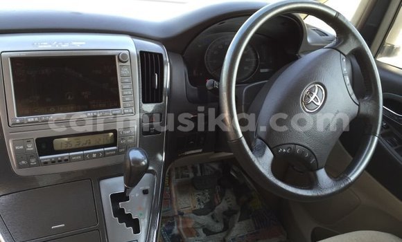 Buy Used Toyota Alphard Silver Car in Beitbridge in Matabeleland South Buy Used Toyota Alphard Silver Car in Beitbridge in Matabeleland South