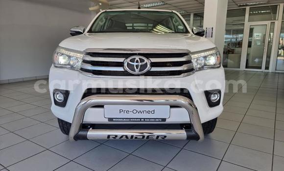 Nunua Ilio tumika Toyota Hilux Nyeupe Gari ndani ya Beitbridge nchini Matabeleland Kusini
