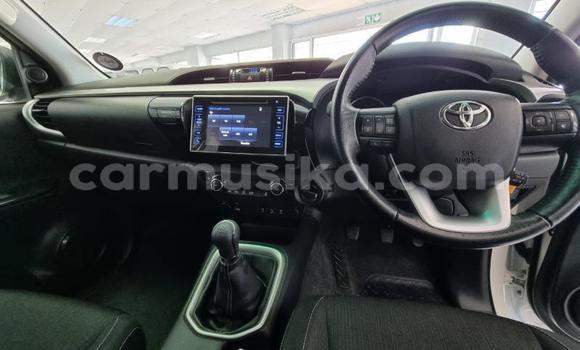 Buy Used Toyota Hilux White Car in Beitbridge in Matabeleland South Buy Used Toyota Hilux White Car in Beitbridge in Matabeleland South