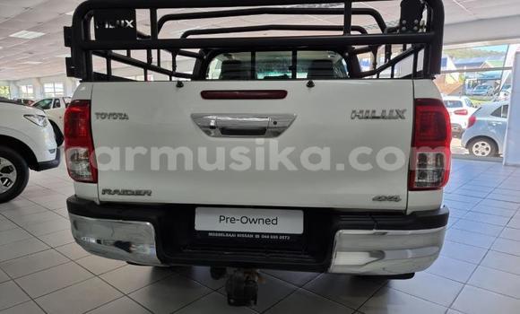 Buy Used Toyota Hilux White Car in Beitbridge in Matabeleland South Buy Used Toyota Hilux White Car in Beitbridge in Matabeleland South
