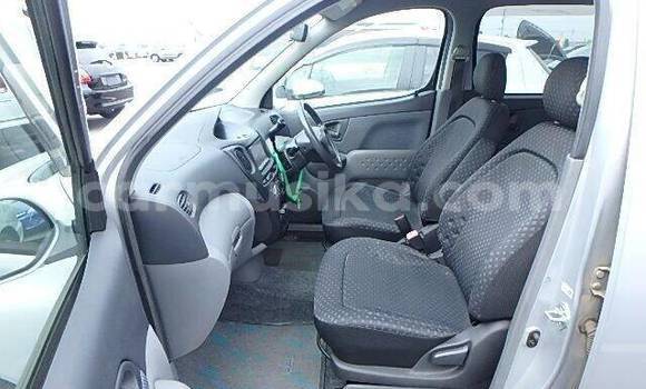 Acheter Occasion Voiture Toyota FunCargo Gris à Beitbridge, Matabeleland South Acheter Occasion Voiture Toyota FunCargo Gris à Beitbridge, Matabeleland South