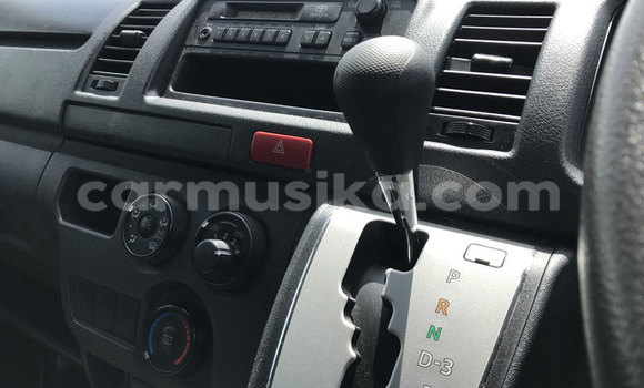 Buy Used Toyota Hiace Silver Car in Beitbridge in Matabeleland South Buy Used Toyota Hiace Silver Car in Beitbridge in Matabeleland South