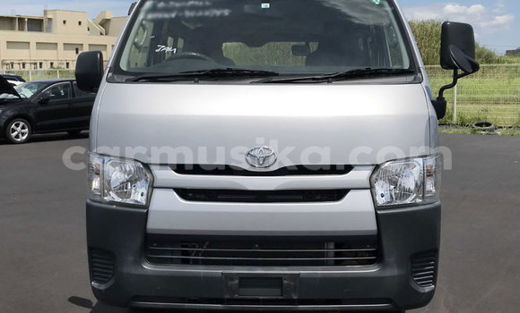 Buy Used Toyota Hiace Silver Car in Beitbridge in Matabeleland South Buy Used Toyota Hiace Silver Car in Beitbridge in Matabeleland South