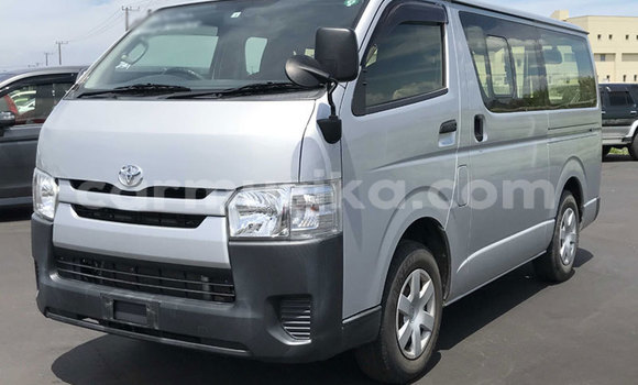 Buy Used Toyota Hiace Silver Car in Beitbridge in Matabeleland South Buy Used Toyota Hiace Silver Car in Beitbridge in Matabeleland South
