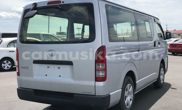 Buy Used Toyota Hiace Silver Car in Beitbridge in Matabeleland South Buy Used Toyota Hiace Silver Car in Beitbridge in Matabeleland South