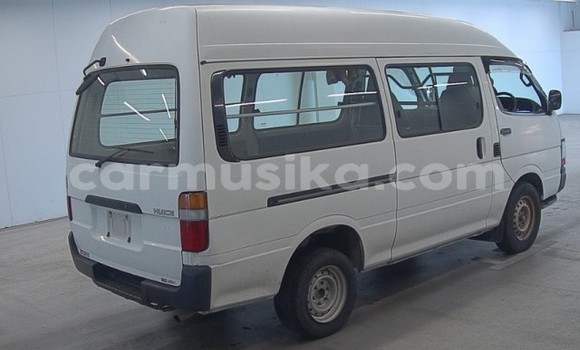 Acheter Occasion Voiture Toyota Hiace Blanc à Beitbridge, Matabeleland South Acheter Occasion Voiture Toyota Hiace Blanc à Beitbridge, Matabeleland South