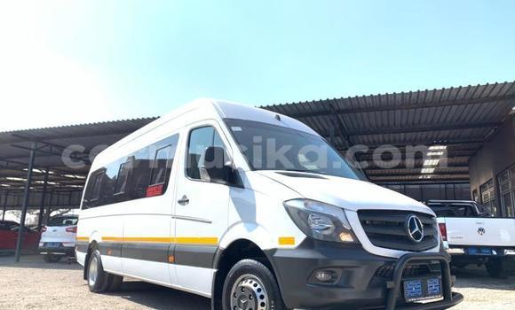 Buy Used Mercedes‒Benz Sprinter White Truck in Beitbridge in Matabeleland South Buy Used Mercedes‒Benz Sprinter White Truck in Beitbridge in Matabeleland South