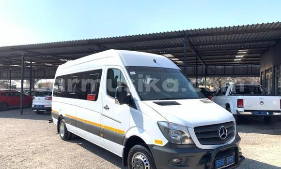 Buy Used Mercedes‒Benz Sprinter White Truck in Beitbridge in Matabeleland South Buy Used Mercedes‒Benz Sprinter White Truck in Beitbridge in Matabeleland South