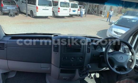 Buy Used Mercedes‒Benz Sprinter White Truck in Beitbridge in Matabeleland South Buy Used Mercedes‒Benz Sprinter White Truck in Beitbridge in Matabeleland South