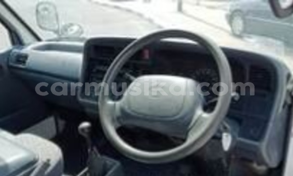 Nunua Ilio tumika Toyota Hiace Nyeupe Gari ndani ya Beitbridge nchini Matabeleland Kusini Nunua Ilio tumika Toyota Hiace Nyeupe Gari ndani ya Beitbridge nchini Matabeleland Kusini