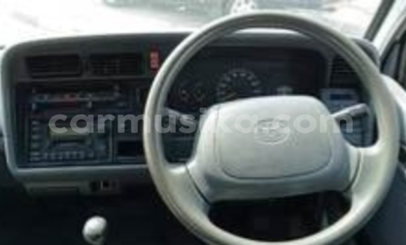 Nunua Ilio tumika Toyota Hiace Nyeupe Gari ndani ya Beitbridge nchini Matabeleland Kusini Nunua Ilio tumika Toyota Hiace Nyeupe Gari ndani ya Beitbridge nchini Matabeleland Kusini