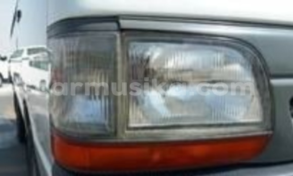 Nunua Ilio tumika Toyota Hiace Nyeupe Gari ndani ya Beitbridge nchini Matabeleland Kusini Nunua Ilio tumika Toyota Hiace Nyeupe Gari ndani ya Beitbridge nchini Matabeleland Kusini