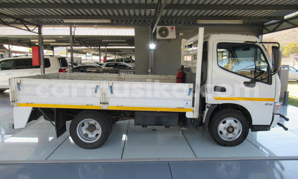Acheter Occasion Voiture Hindustan Ambassador Blanc à Beitbridge, Matabeleland South Acheter Occasion Voiture Hindustan Ambassador Blanc à Beitbridge, Matabeleland South