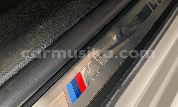 Tenga Tsaru BMW 3–Series Chena Mota in Beitbridge in Matabeleland South Tenga Tsaru BMW 3–Series Chena Mota in Beitbridge in Matabeleland South