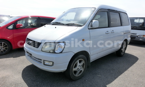 Tenga Tsaru Toyota Noah Chena Mota in Beitbridge in Matabeleland South Tenga Tsaru Toyota Noah Chena Mota in Beitbridge in Matabeleland South