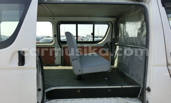 Acheter Occasion Voiture Toyota Hiace Blanc à Beitbridge, Matabeleland South Acheter Occasion Voiture Toyota Hiace Blanc à Beitbridge, Matabeleland South