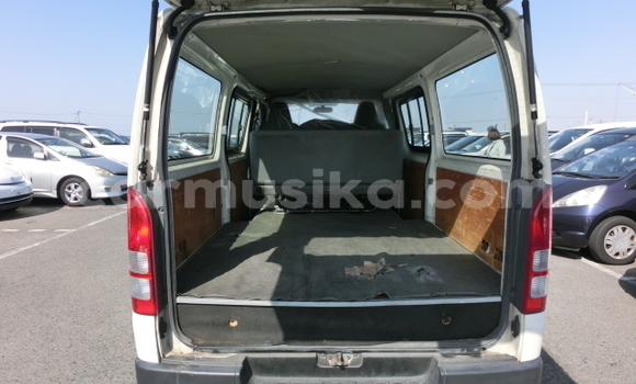 Acheter Occasion Voiture Toyota Hiace Blanc à Beitbridge, Matabeleland South Acheter Occasion Voiture Toyota Hiace Blanc à Beitbridge, Matabeleland South