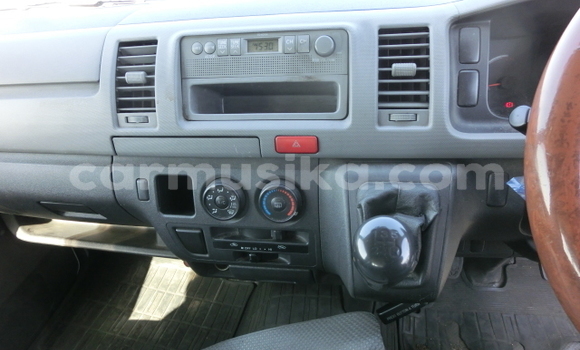 Acheter Occasion Voiture Toyota Hiace Blanc à Beitbridge, Matabeleland South Acheter Occasion Voiture Toyota Hiace Blanc à Beitbridge, Matabeleland South