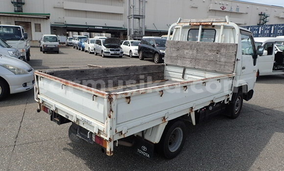 Acheter Occasion Utilitaire Toyota Dyna Blanc à Beitbridge, Matabeleland South Acheter Occasion Utilitaire Toyota Dyna Blanc à Beitbridge, Matabeleland South