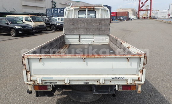 Acheter Occasion Utilitaire Toyota Dyna Blanc à Beitbridge, Matabeleland South Acheter Occasion Utilitaire Toyota Dyna Blanc à Beitbridge, Matabeleland South