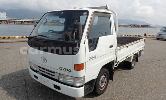 Acheter Occasion Utilitaire Toyota Dyna Blanc à Beitbridge, Matabeleland South Acheter Occasion Utilitaire Toyota Dyna Blanc à Beitbridge, Matabeleland South