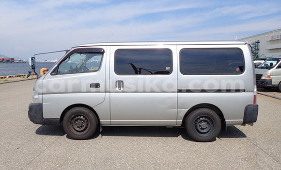 Acheter Occasion Voiture Nissan Caravan Gris à Beitbridge, Matabeleland South Acheter Occasion Voiture Nissan Caravan Gris à Beitbridge, Matabeleland South