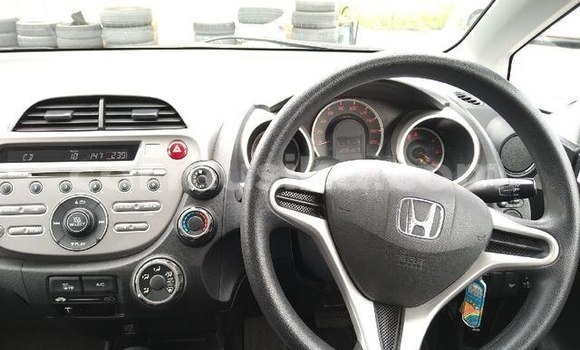 Buy Used Honda Fit Blue Car in Beitbridge in Matabeleland South Buy Used Honda Fit Blue Car in Beitbridge in Matabeleland South