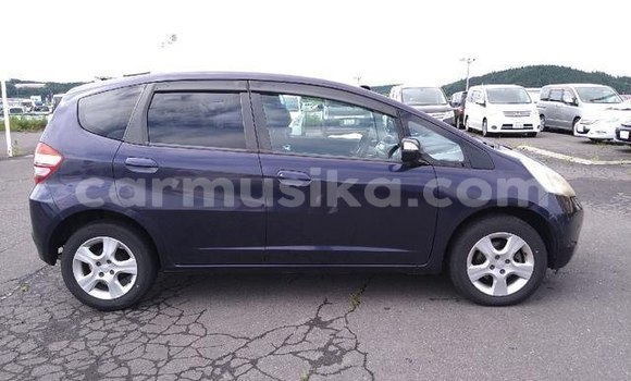 Buy Used Honda Fit Blue Car in Beitbridge in Matabeleland South Buy Used Honda Fit Blue Car in Beitbridge in Matabeleland South