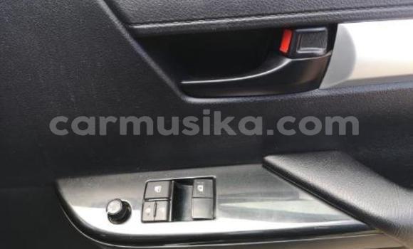 Acheter Occasion Voiture Toyota Hilux Blanc à Beitbridge, Matabeleland South Acheter Occasion Voiture Toyota Hilux Blanc à Beitbridge, Matabeleland South