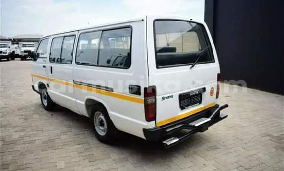 Acheter Occasion Voiture Toyota Hiace Blanc à Beitbridge, Matabeleland South Acheter Occasion Voiture Toyota Hiace Blanc à Beitbridge, Matabeleland South