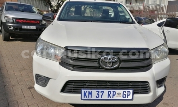 Tenga Tsaru Toyota Hilux Chena Mota in Beitbridge in Matabeleland South Tenga Tsaru Toyota Hilux Chena Mota in Beitbridge in Matabeleland South